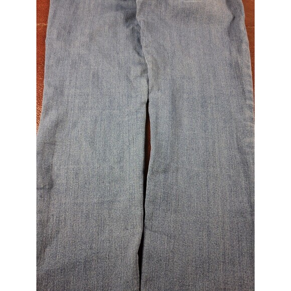 Almost Famous Premium Women’s Size 7 Light Wash Mid Rise Denim Jeans NWT - Picture 12 of 16